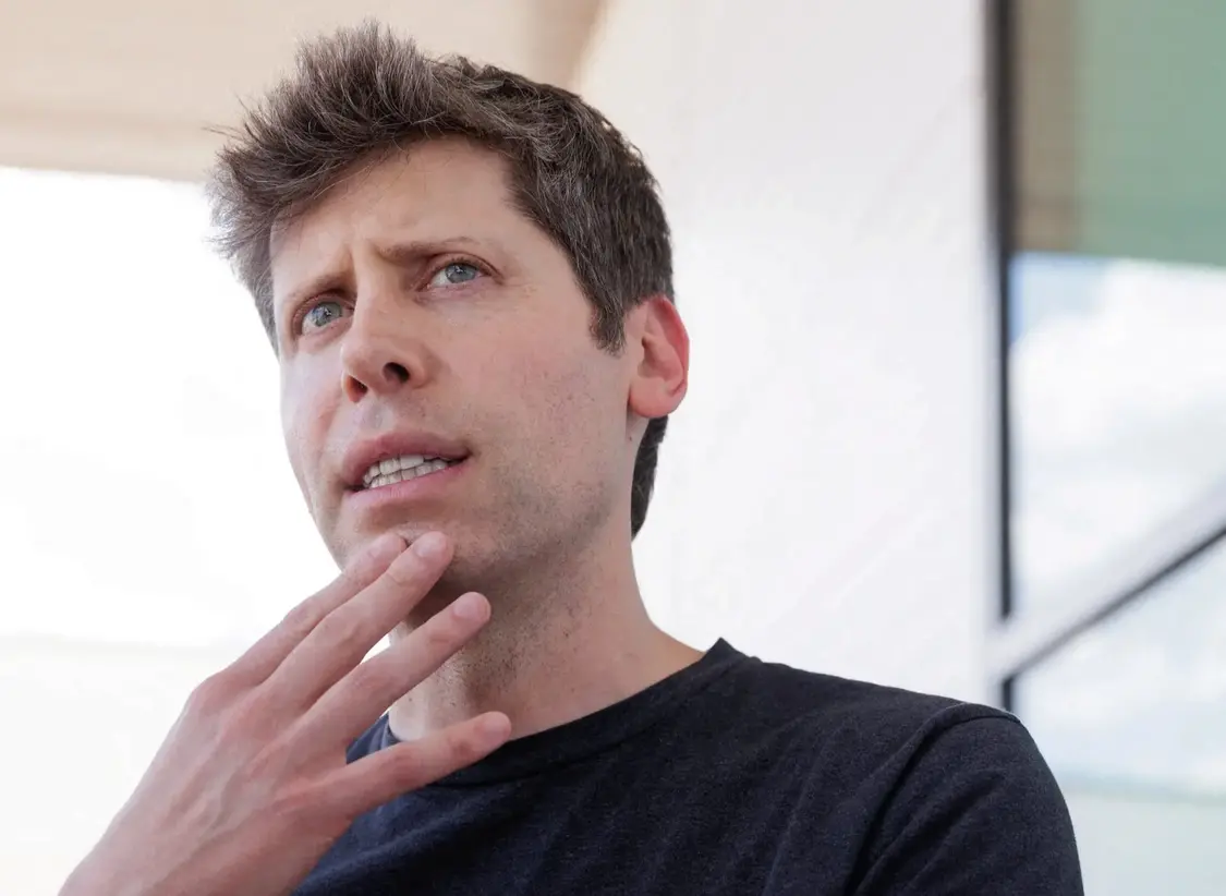 奥特曼：AI将率先担任OpenAI CEO，几年内就能管理主要部门